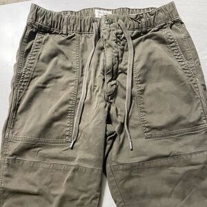 TODD SNYDER - ITALIAN STRETCH DRAWSTRING CAMP JOGGER IN OLIVE - Sz: XS